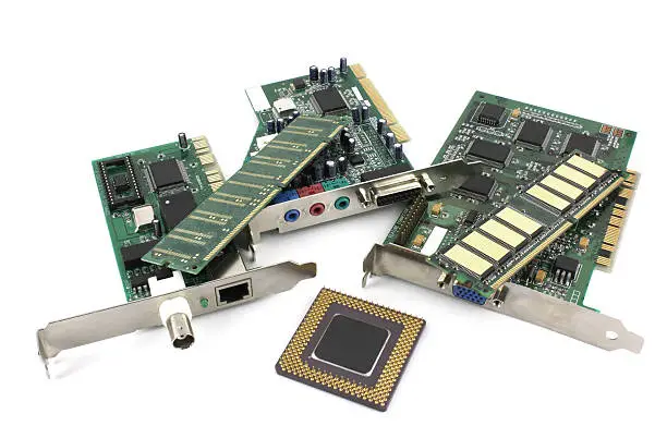 Memoria Volátil vs Memoria No Volátil: ¿Cuál es la Diferencia? 1 Memoria Volátil vs Memoria No Volátil-Techncleo